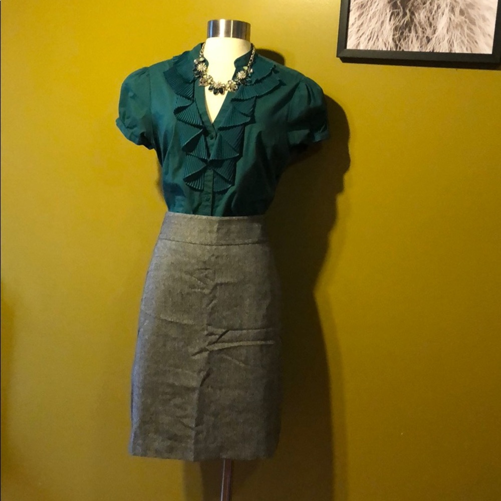 EUC The Limited Black & White Tweed Pencil Skirt